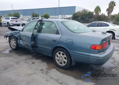 2000 Toyota Camry Le V6 z USA, uszkodzony, nr VIN JT2BF28K9Y0239799
